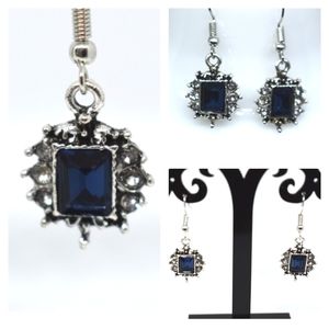NWOT Sapphire & rhinestone earrings